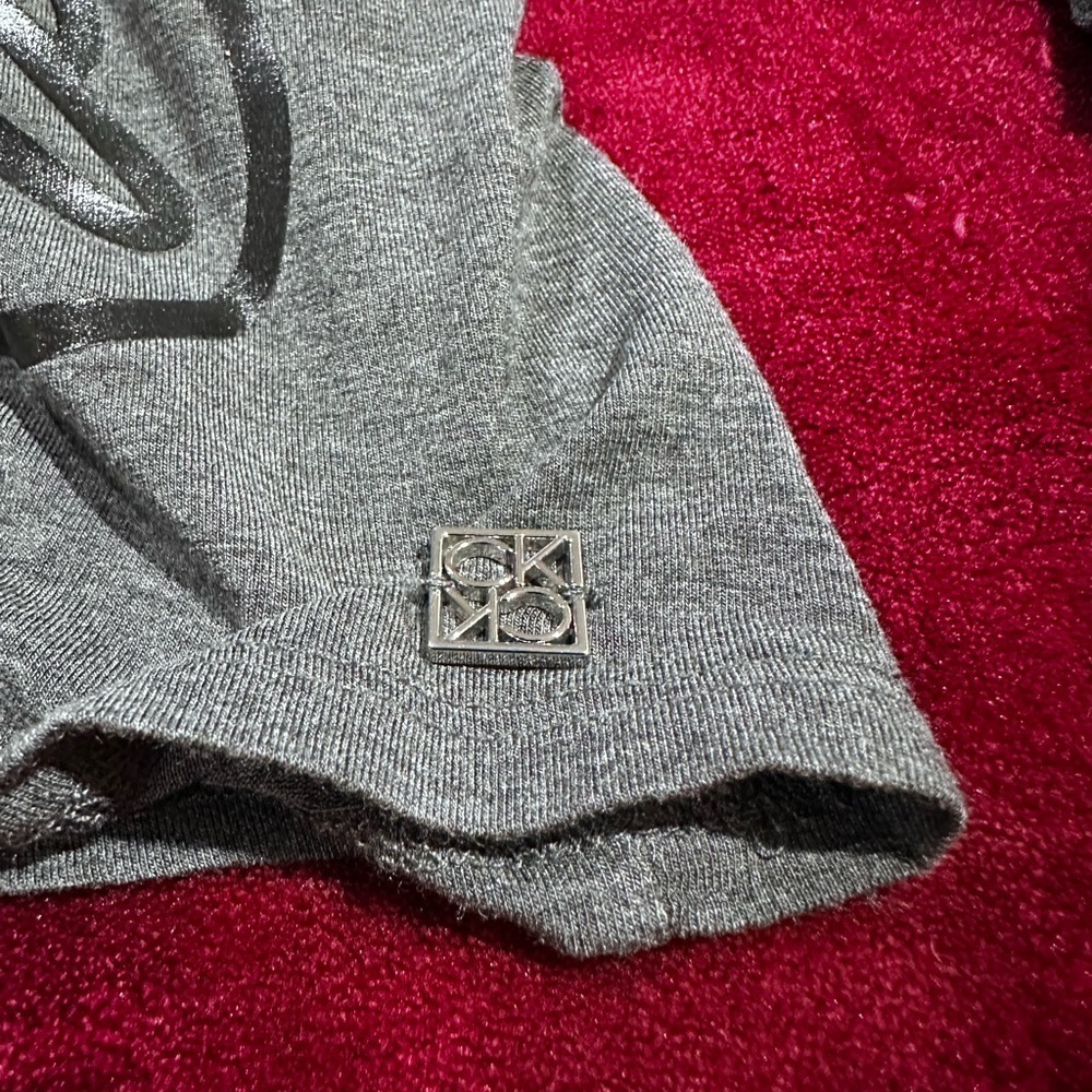 Calvin Klein Long Sleeve Gray Fitted Tee Shirt - Picture 6 of 7